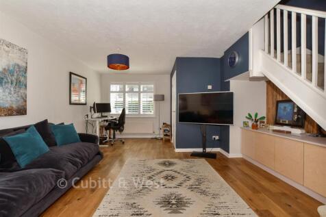 Lounge / Dining Area