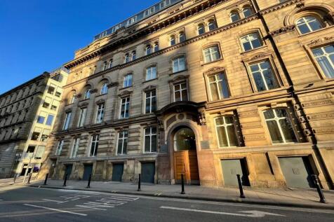 Available Late September. Jordan Fishwick are delighted to bring to the market this 5th floor two double bedroom apartment with modern kitchen. 'The Grand' is a beautiful conversion located just acros