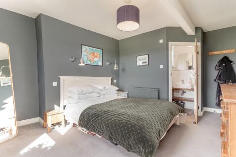 Master Bedroom - B.jpg