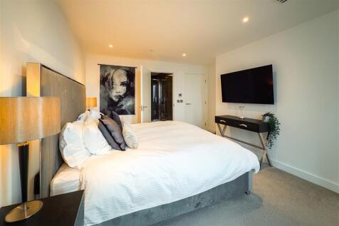 3 bed, 3 bath Penthouse in Manchester - Photo 20