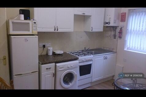 Fitted Kitchen With Full Cooking Facilities