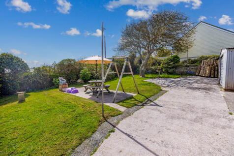 A09 - Eight Bells Beesands - 260413