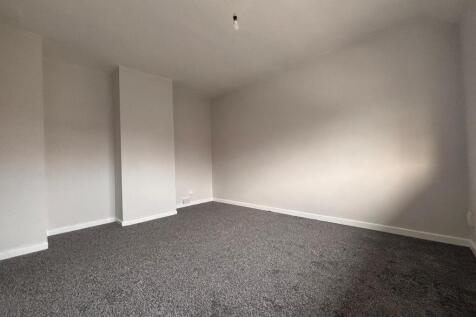 Evesham Crescent, Walsall, WS3 photo 2