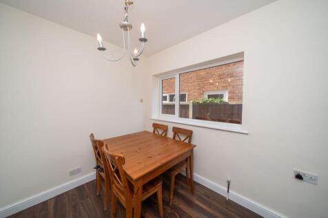 EXTENDED DINING KITCHEN