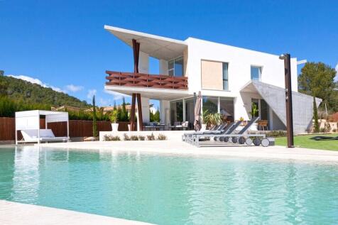 Pool and Exterior (8