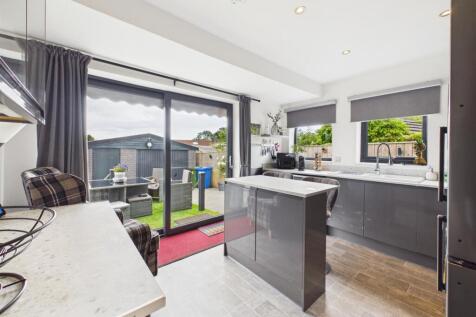 Kitchen: