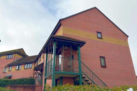 View of flat and entrance.jpg