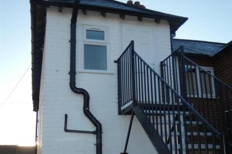 21a Station Road Rear Access.JPG