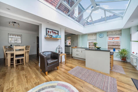 1375827-25-690ca0...