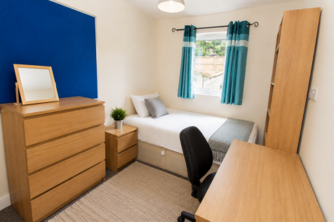 4 Bed // West End Student House photo 5