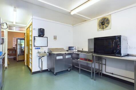 CAM04201G0-PR0017-STILL012