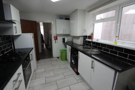 Russell Street Cardiff photo 3