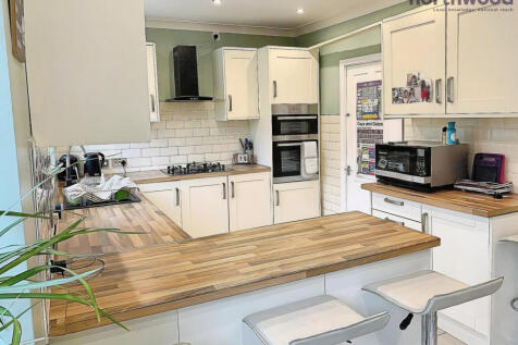 Prince Of Wales Avenue, Regents Park, Southampton, SO15 photo 4