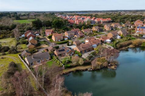 25 Lakeside Park Drive Reydon Southwold IP18 6YB (