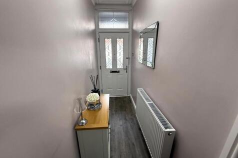 Hallway..jpeg