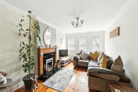 Living Room 05