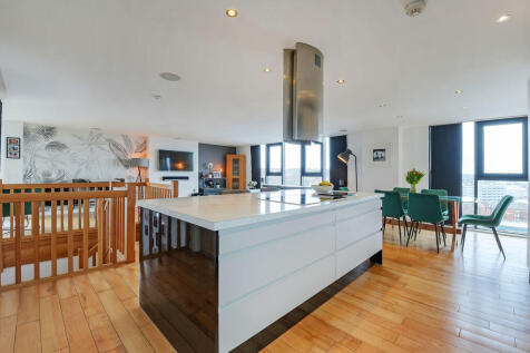 Living/Dining Area