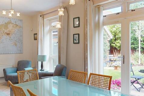 KITCHEN/FAMILY/BREAKFAST ROOM