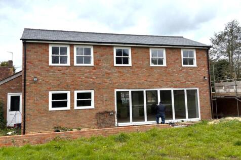 The Laurels, 4 Little Horwood Road, Great Horwood, Milton Keynes, MK17 0QE