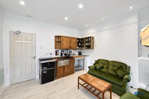 Kitchen/Living Area