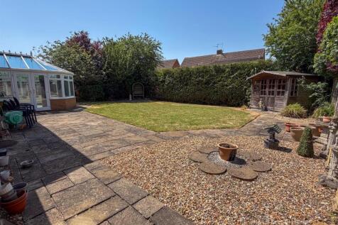 137 Warkton Lane-10.jpg