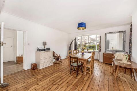 Benfield Way 31 DINING ROOM 2.jpeg