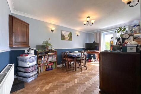 Dining Room 851