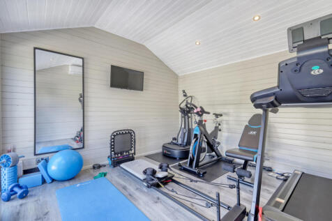 Outbuilding/Gym