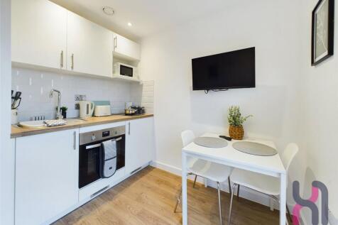 33 Frederick Road, Salford, M6 photo 4
