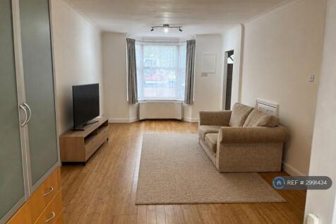 Bright And Spacious Living Room