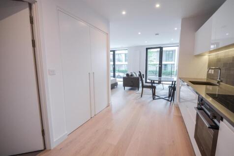 John Cabot House, Clipper Street, Royal Wharf, London, E16 photo 4