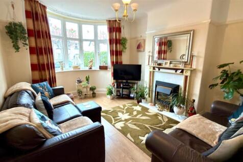 bryniau rd 48 lounge.jpg