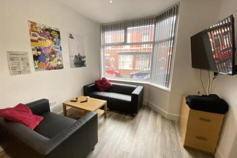 Deyne Avenue, Rusholme, £145pppw photo 4