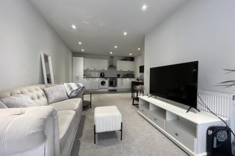 Chelsea Court, Cheltenham photo 2
