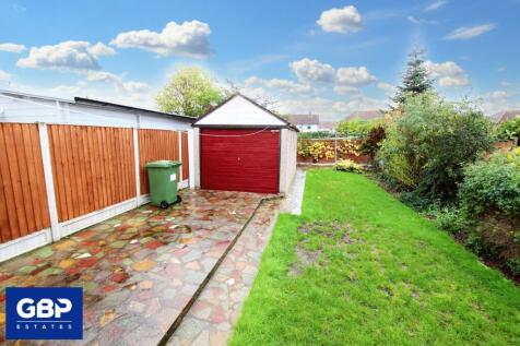 St. Andrews Avenue, Hornchurch, RM12 photo 4