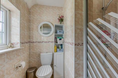 Coldham Cottage-bed1 ensuite.jpg