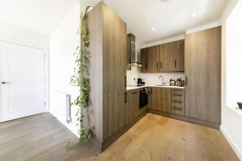 94 Frobisher Road, N8 photo 5
