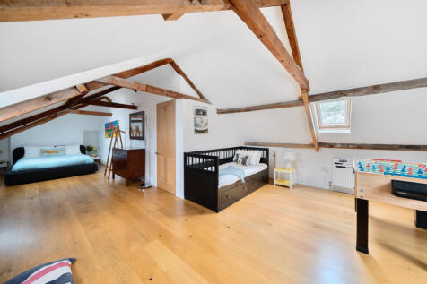 1298997-10-684861...