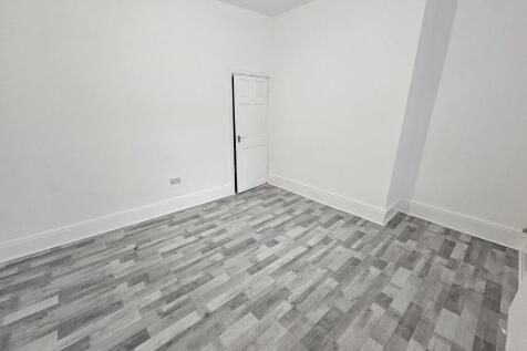 Woodhead Road, Lockwood photo 4