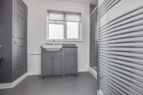 250 Havant Road, Hayling Island-Small-PorticoMarke