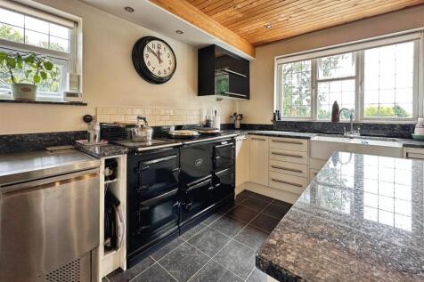 f26e6629--4702-B50A-2D35D414CC1D-29810-000027BB975