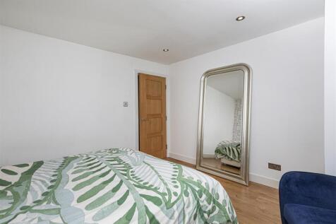 Bramleys Estate Agents - Oakfield Drive - Mirfield