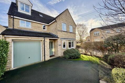 EXTERNAL FRONT, GARAGE AND DRIVEWAY
