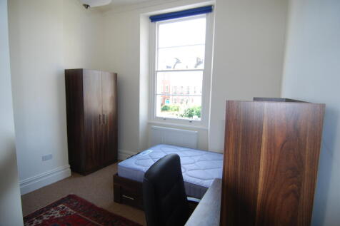 47 QR bed 2.jpg