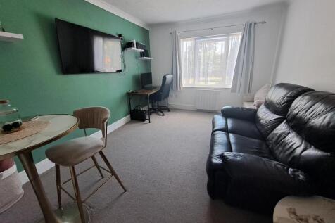 Harlestone Road, Northampton