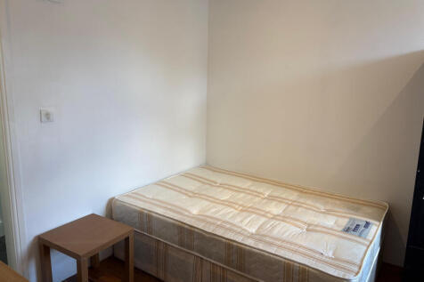 Rayners Lane, Pinner, Greater London, HA5 photo 3