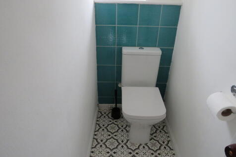 Cloakroom/wc