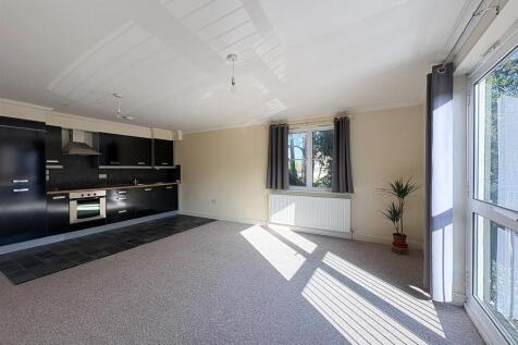 Living room-3.jpg