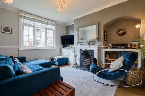 Living Room.jpg