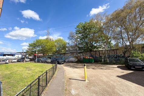 Grantham Road E12